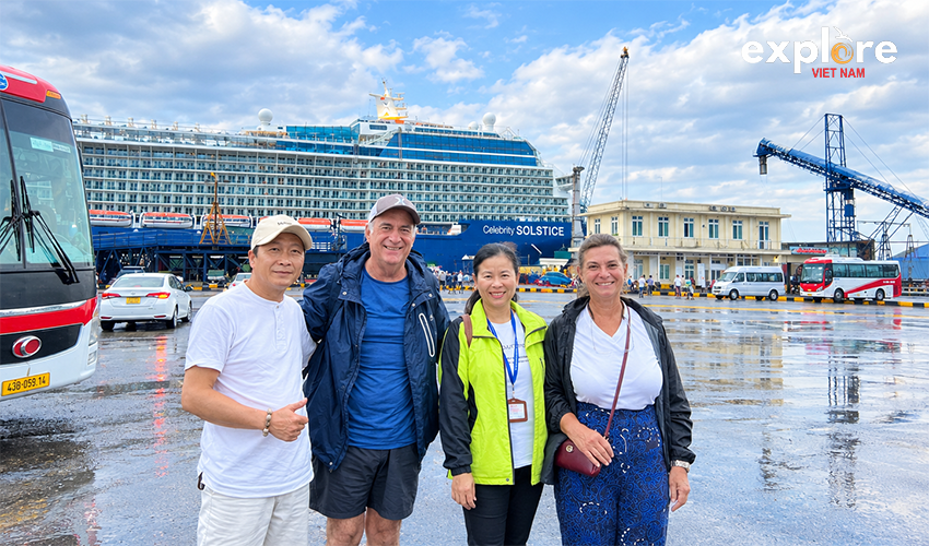 Explore-Vietnam-chan-may-port